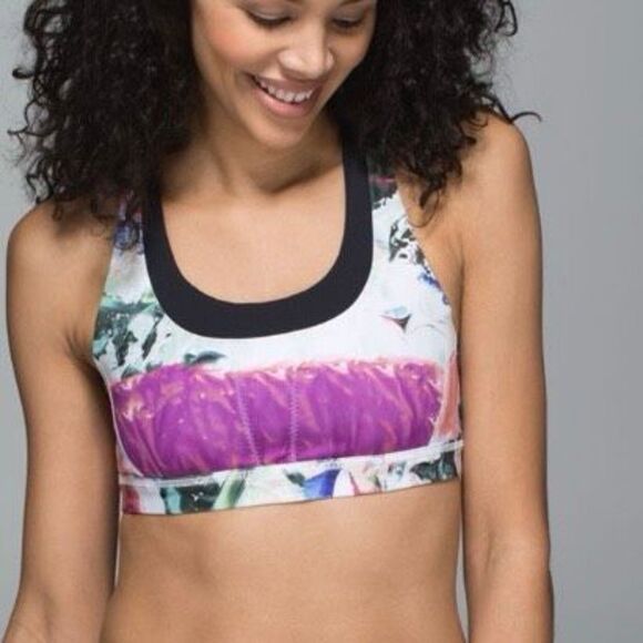 Lululemon Run: Stuff Your Bra II 10 - Picture 1 of 6